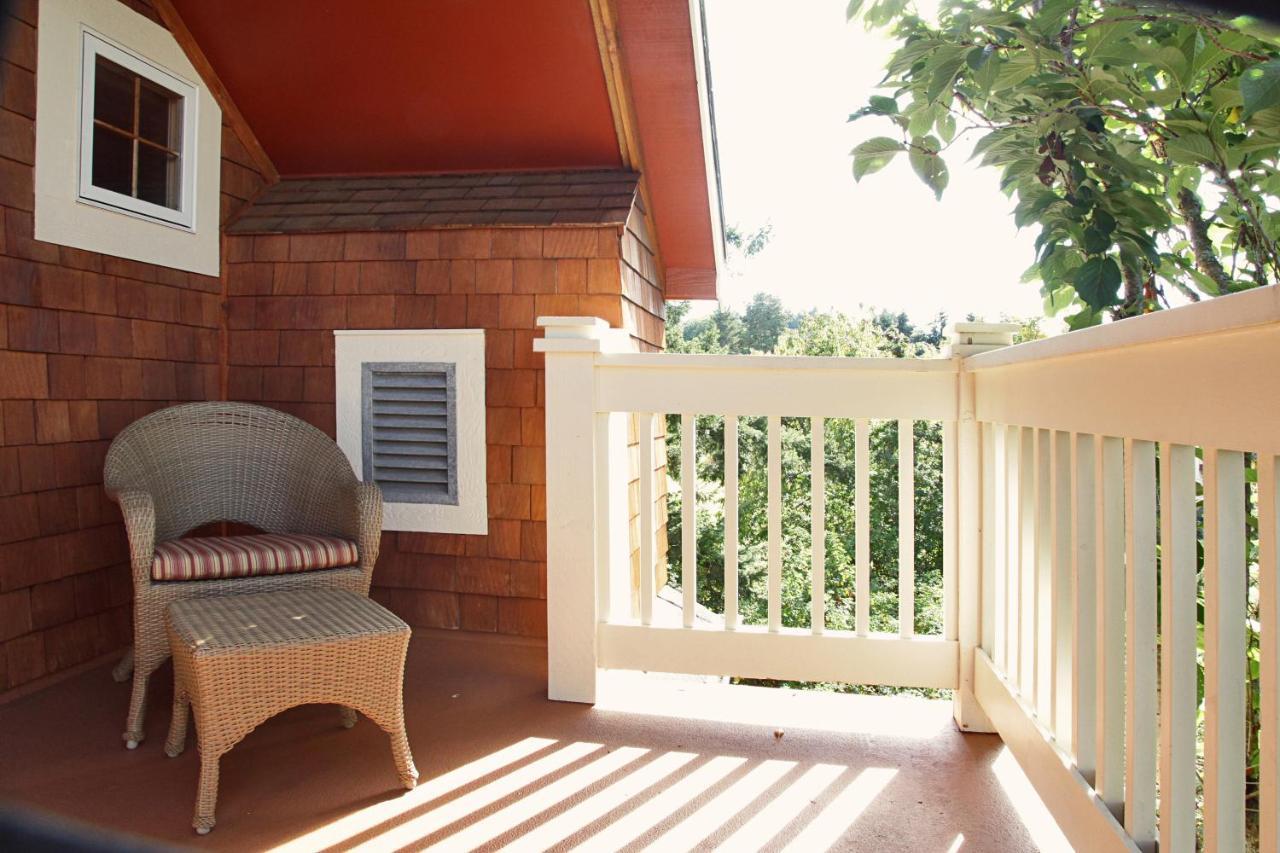 Saratoga Inn Langley Bagian luar foto