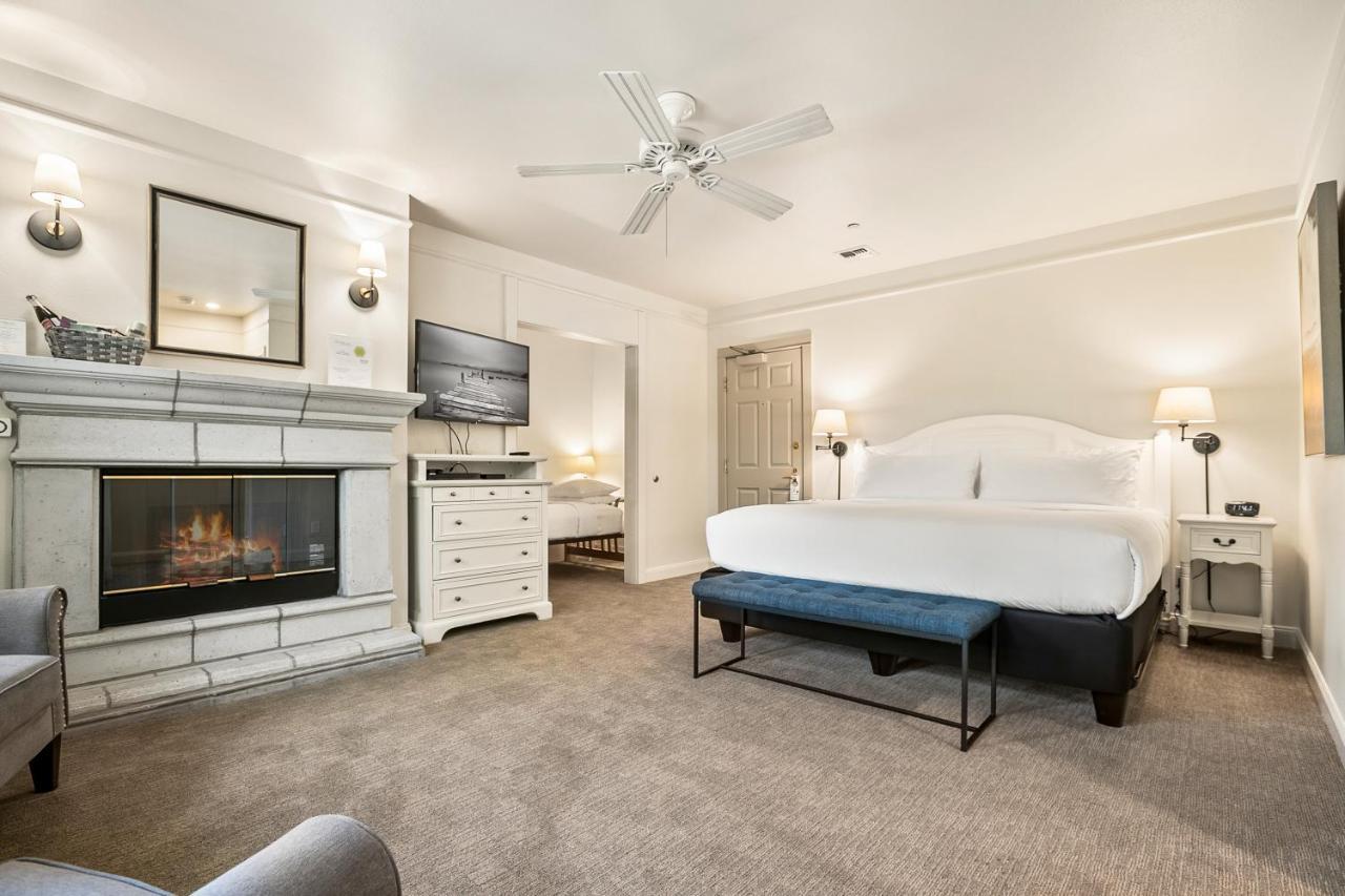 Saratoga Inn Langley Bagian luar foto