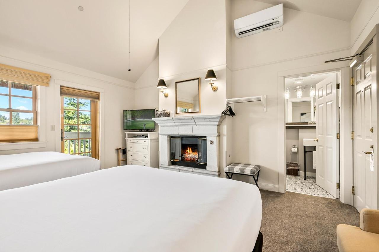 Saratoga Inn Langley Bagian luar foto