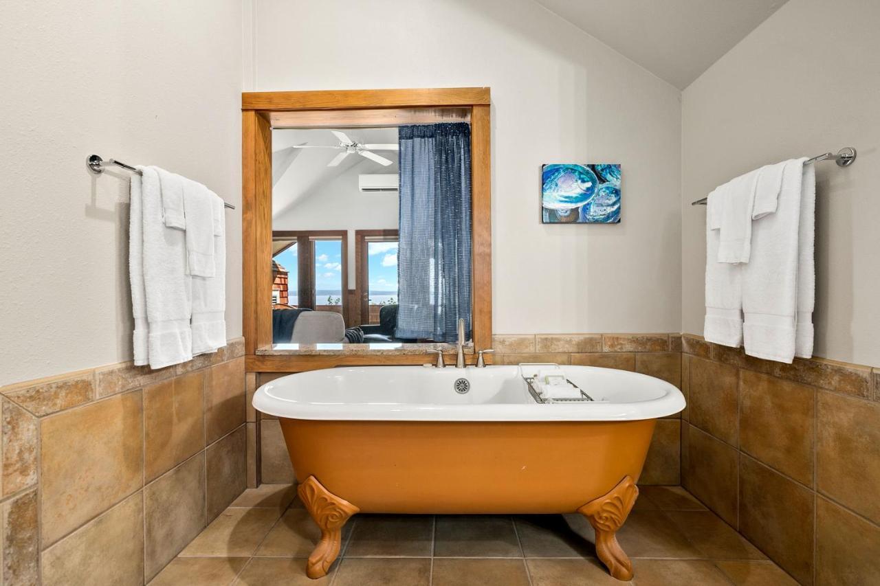 Saratoga Inn Langley Bagian luar foto