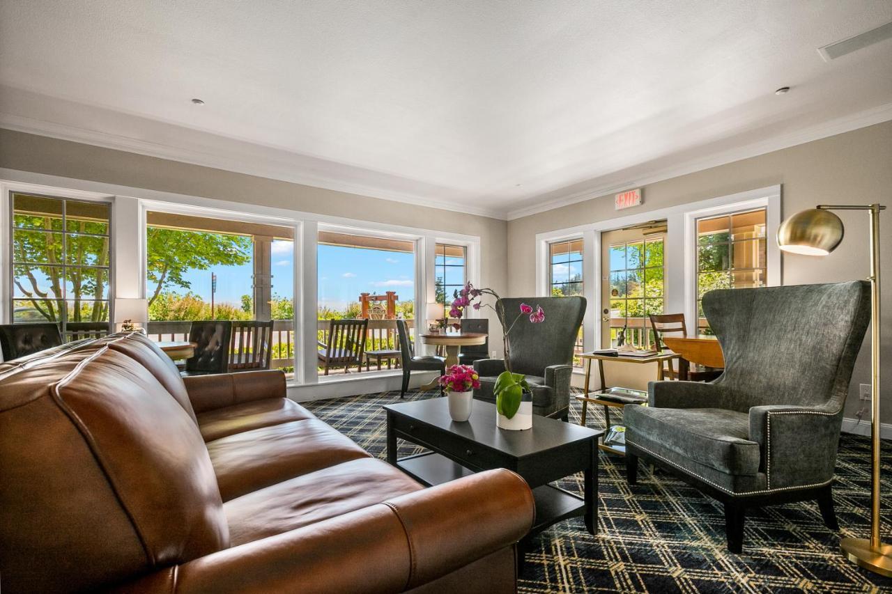 Saratoga Inn Langley Bagian luar foto