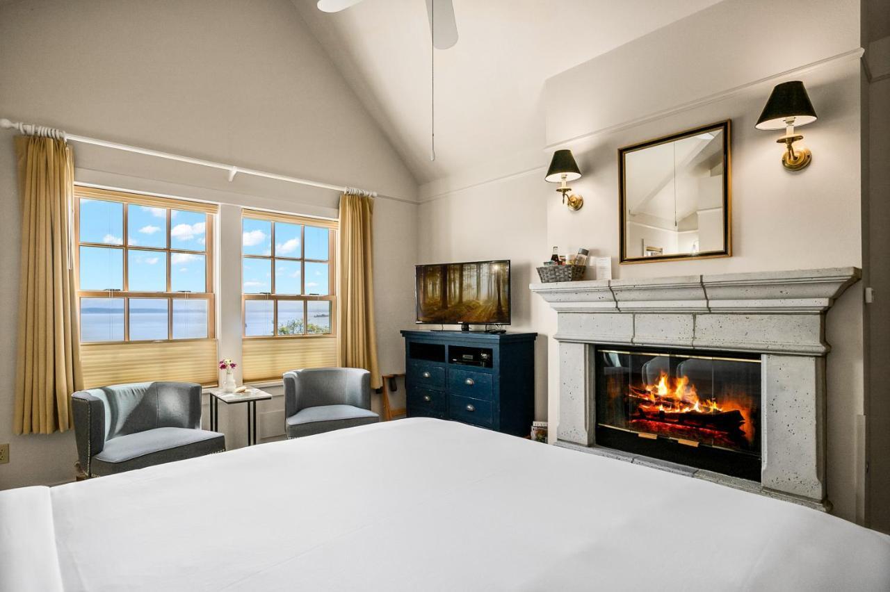 Saratoga Inn Langley Bagian luar foto