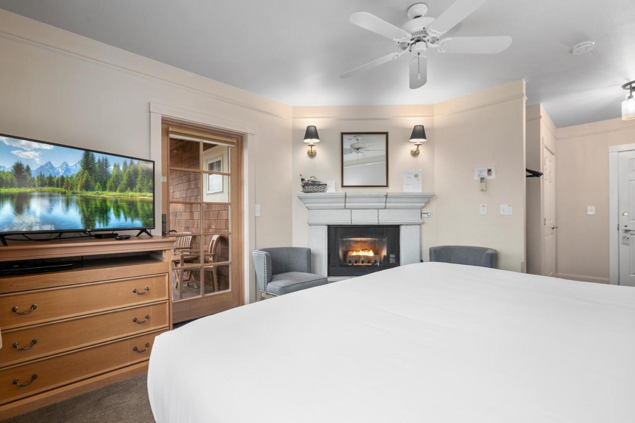 Saratoga Inn Langley Bagian luar foto
