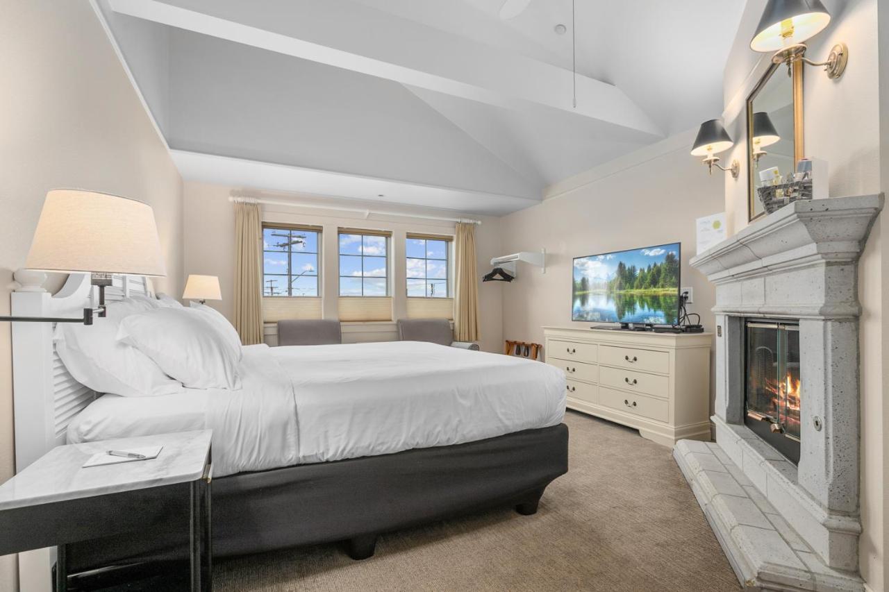 Saratoga Inn Langley Bagian luar foto